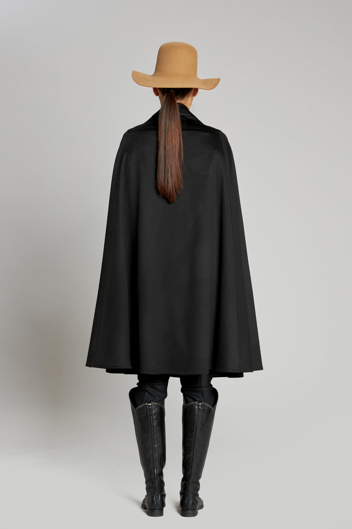 Hepburn Velour LP Black