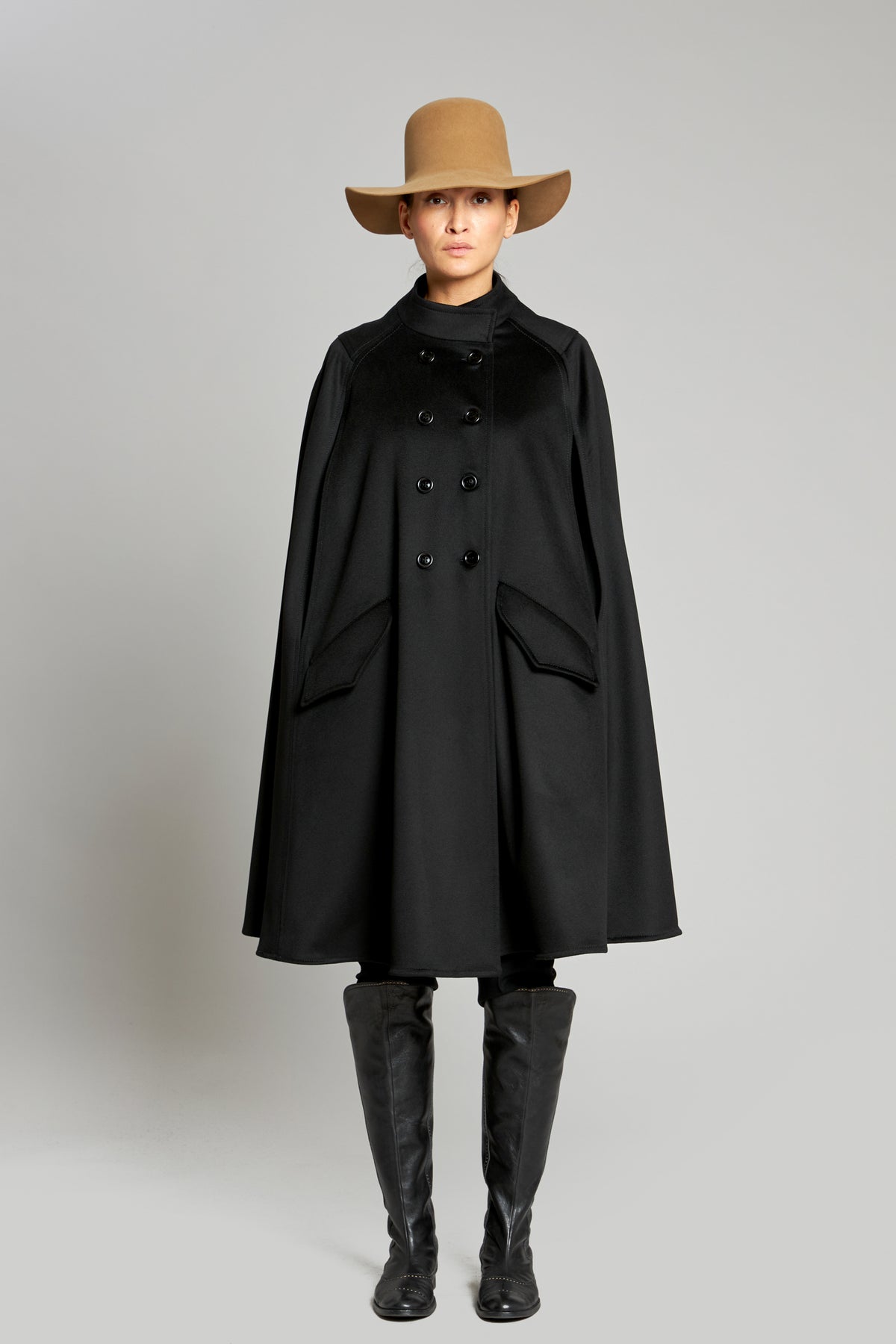 Hepburn Velour LP Black